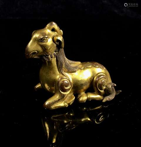 A Chinese Gilt Bronze Figure