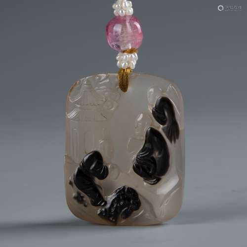 Carved agate pendant of three men & Chinese Characters