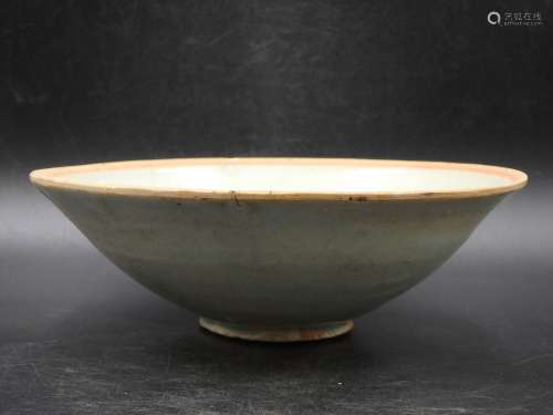 Chinese pottery bowl.