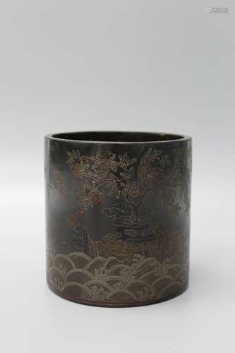 Chinese lacquered wood brush pot.