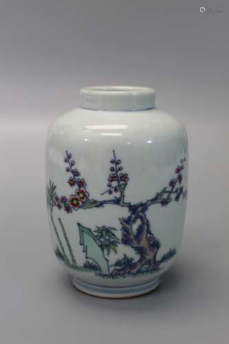 Chinese Doucai porcelain jar, Yongzheng mark.