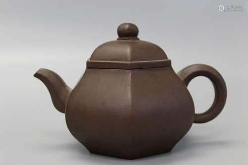 Chinese Yixing teapot.