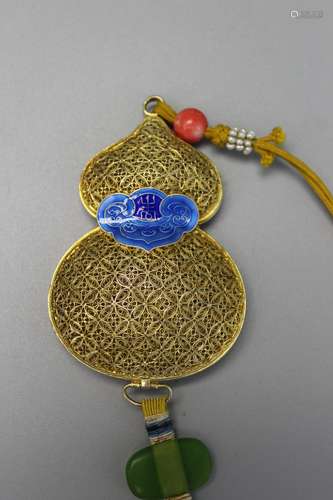 Chinese double gourd gilted metal toggle..