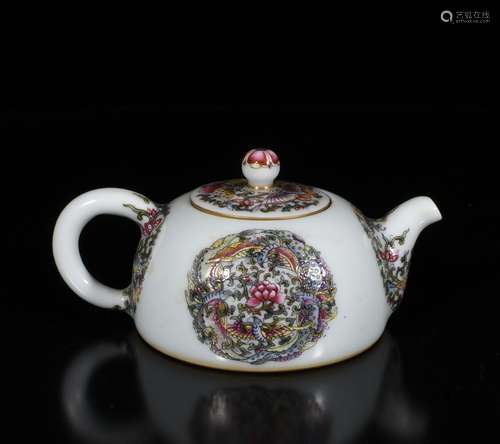 Yongzheng Mark, A Enamel Glazed Teapot