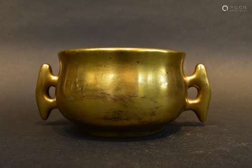 A Gilt Bronze Vessel