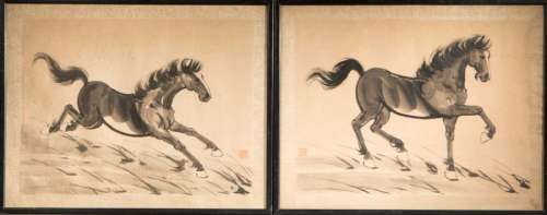 Suite de 4 peintures illustrant des chevaux fougueux. Encre de chine sur papier. Chine. Dans le style de Xu Beihong.