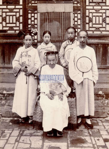 山本赞七郎 清末旗人家庭合影 1900s 火棉胶相纸印相