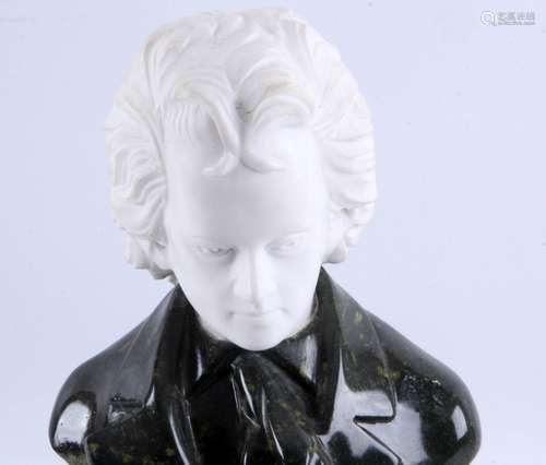 Marmeren buste van Mozart, h.30 cm.