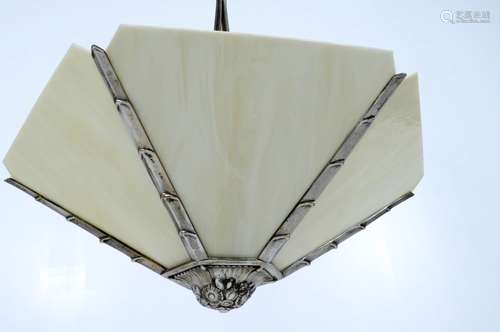 Verzilverd Art Deco hanglamp met opaline flambé glasplaten