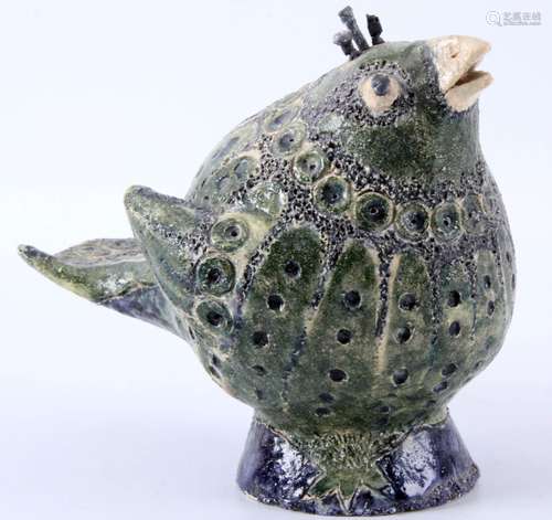 Groen beschilderde sculptuur van een vogel, Charmotte, h.14 cm.