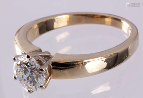 14 Kt. geelgouden ring bezet met 1 briljant geslepen diamant, 1.40 ct., kleur H kwaliteit VS1, 6.6 gram, ringmaat 19, winkelwaarde 25.000,00