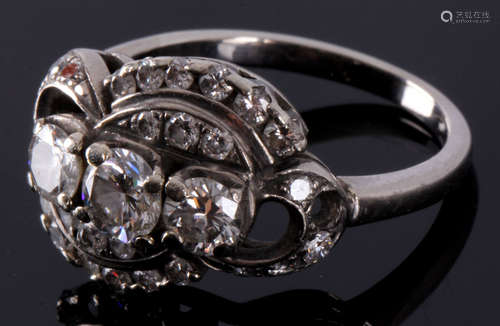 18 Kt. witgouden ring bezet met briljant geslepen diamant