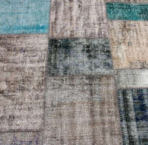 Patchwork kleed met grijs en turkoois, 303 x 403 cm.