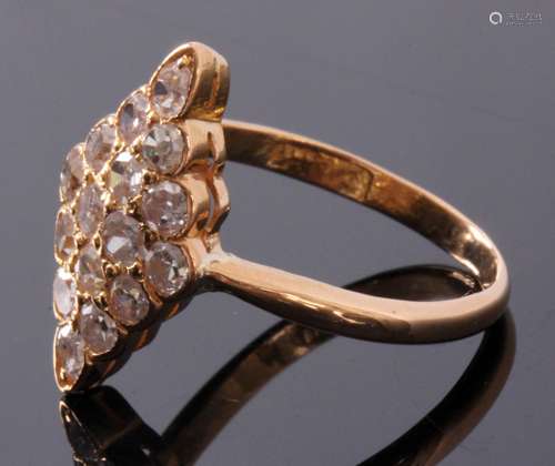 20 Kt. rose gouden markies ring bezet met Bolsjewiek geslepen diamanten totaal circa 0,80 ct., ringmaat 16,5 (52)