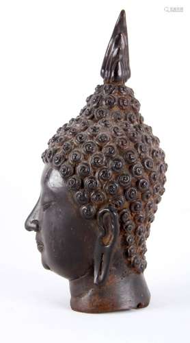 Bronzen Boeddha hoofd, Thailand, 20e eeuw, h.26 cm.