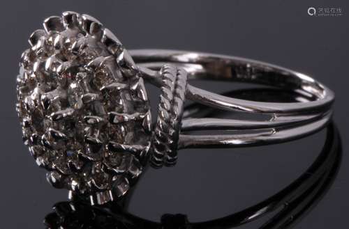 18 Kt. witgouden rozet ring met 25 briljant geslepen diamanten totaal circa 1,00 ct.,, ringmaat 19 (60)