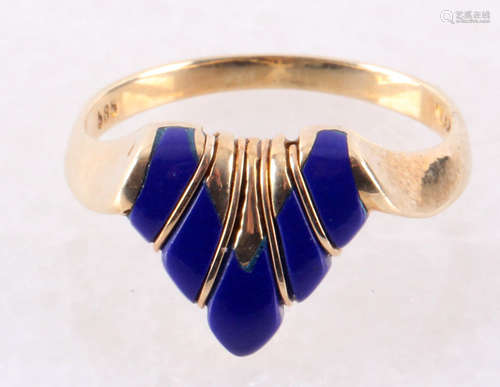 14 Kt. geelgouden ring bezet met lapis lazuli, ringmaat: 16,5