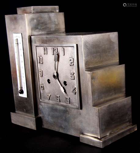 Pleet Art Deco klok met thermometer, h.29 x b.30 cm.