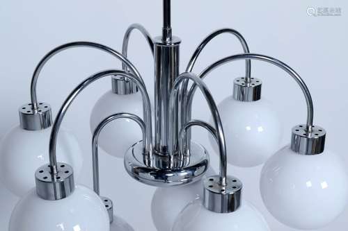 Verchroomde design lamp met wit opaalglazen bollen