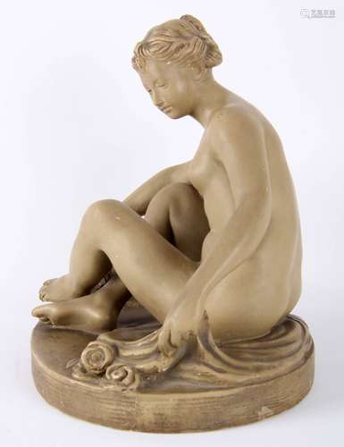 Sculptuur van zittende vrouw, h.29 cm.