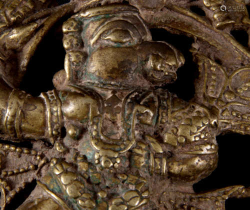 Bronzen amulet met voorstelling van Hindu God, Hanuman met 7-koppige Naga, India, 20e eeuw