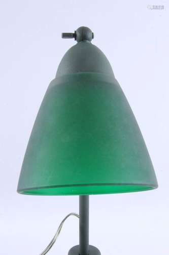 Groen metalen Art Deco bureaulampje met groen glazen kapje