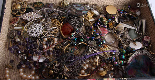 Doos diverse sieraden