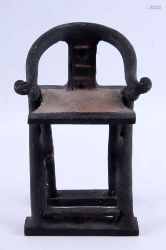 赤陶土受刑椅，中国，20世纪，高21厘米