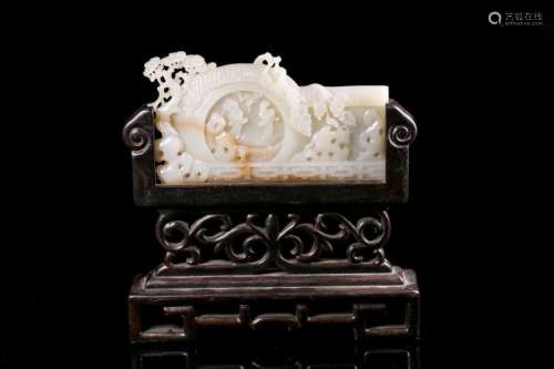 CHINESE JADE PLAQUE TABLE SCREEN