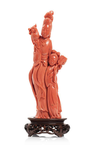 CHINE, vers 1940  Statuette en corail rouge*