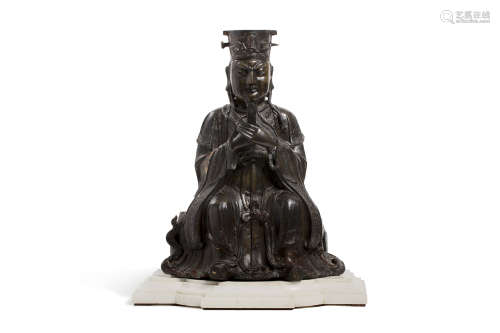 Chine, période Ming, XVIIe siècle  Statuette en bronze représentant l’Auguste de Jade assis en majesté,