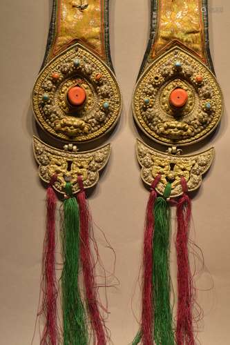 A pair of Tibetan decorative wear