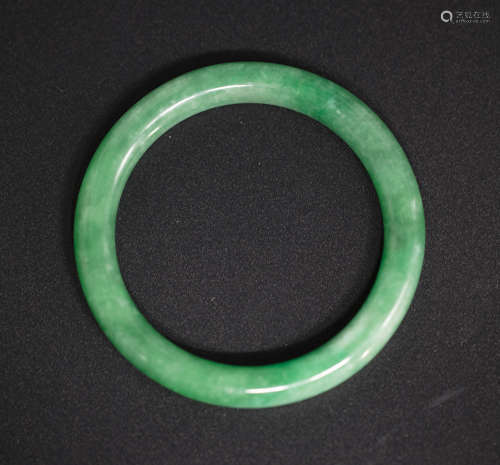 Green Jadeite bangle