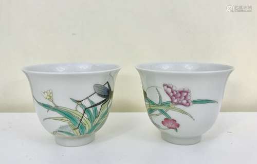 Cloisonne porcelain cup depicting cricket & flower