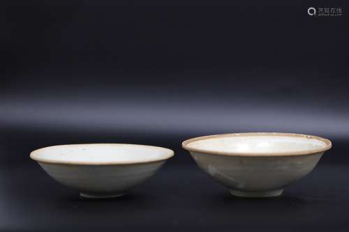 A pair of Song Dynasty white porcelain bowls