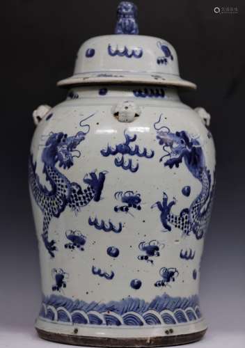 Blue and white dragon pattern general jar