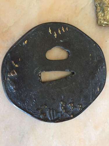 Tsuba fer incrustation Or et cuivre .