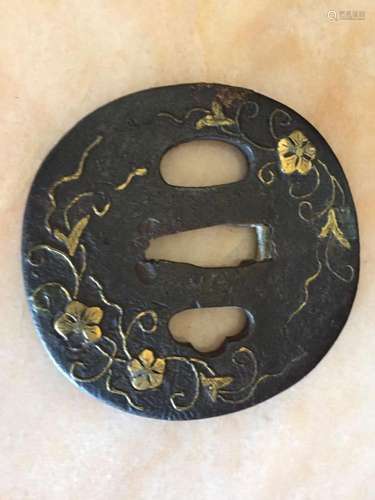 Tsuba fer incrustation Or et cuivre .