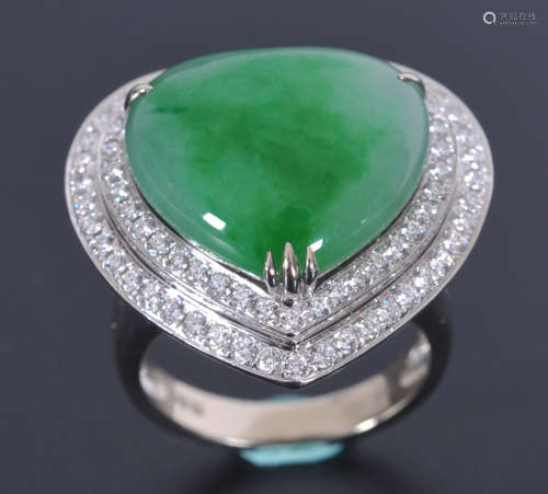 18K heart shaped jade and diamond ring