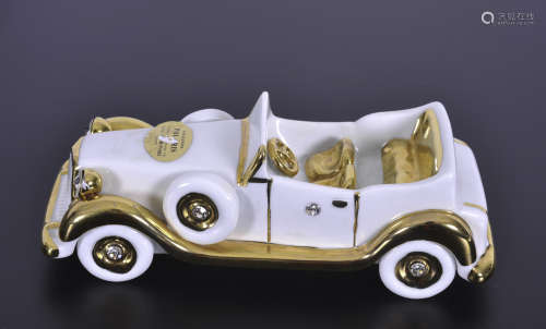 Capodimonte vintage car with swarovski crystals
