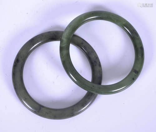 Pair of green jade bangles