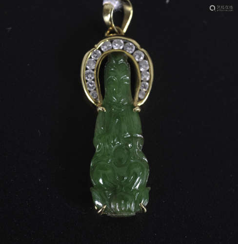 Gold and diamond pendant with green jade Quanyin