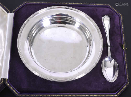 George V,  1934 London, Richard Burbridge, sterling dish with spoon in case