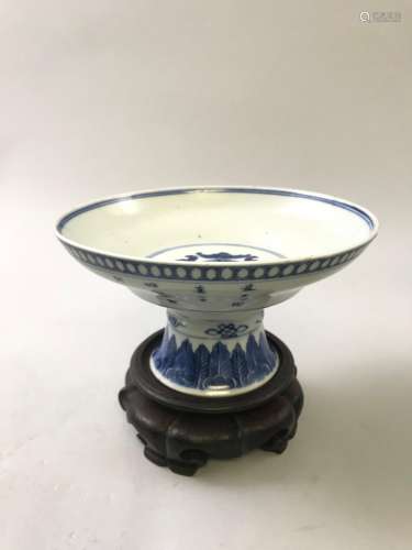 A Blue and White Stem Dish with Stand