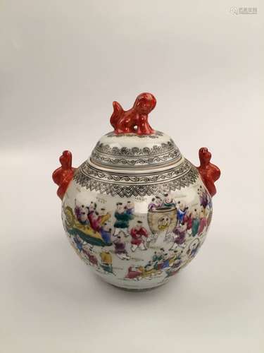 Chinese Famille Rose Porcelain Container