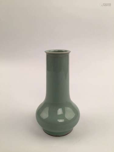 Chinese  Longquan Vase