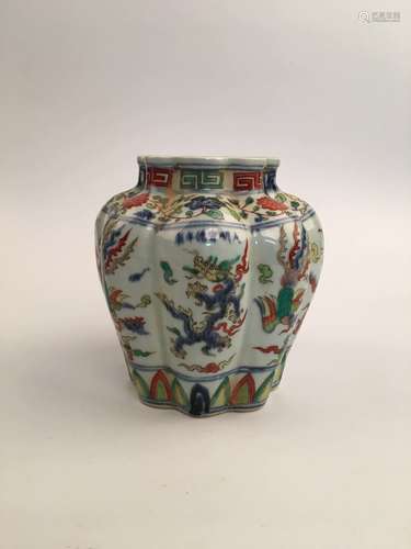 Chinese Wucai Dragon and Phoenix Jar