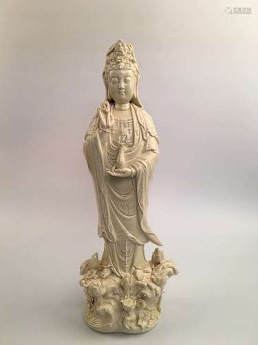 Chinese Dehuayao Guanyin Figure