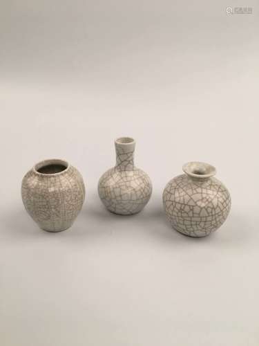 Three Pieces Chinese Ge Yao Bottle