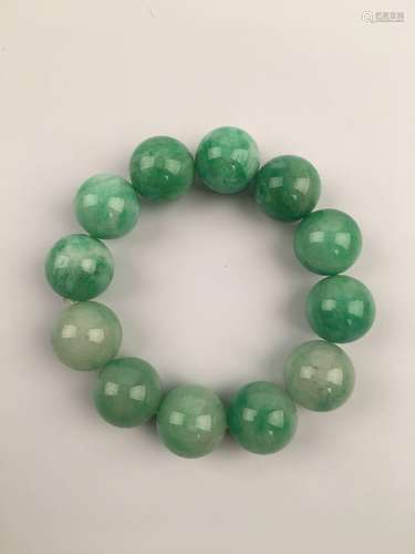 Chinese Green Jadeite Bead Bracelet